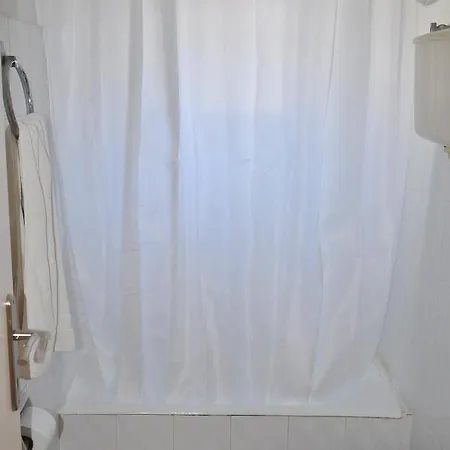 Apartman Dina *